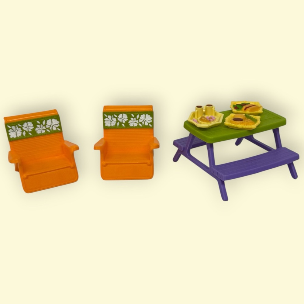 Loving Family Dollhouse RV Beach Lounge Chairs Picnic Table~Food Meal Plates 6pc